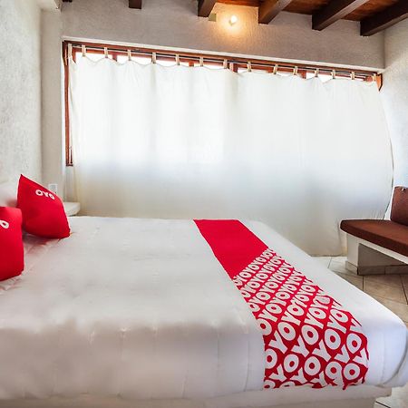 Oyo Hotel Sands Barra de Navidad Exteriér fotografie