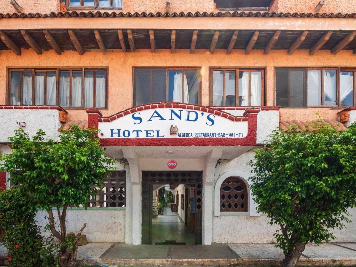 Oyo Hotel Sands Barra de Navidad Exteriér fotografie