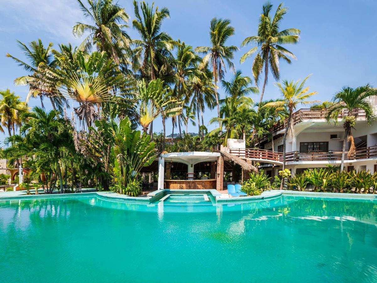 Oyo Hotel Sands Barra de Navidad Exteriér fotografie