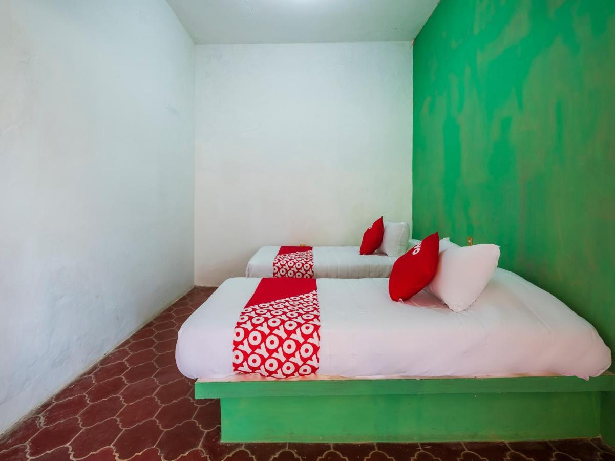 Oyo Hotel Sands Barra de Navidad Exteriér fotografie